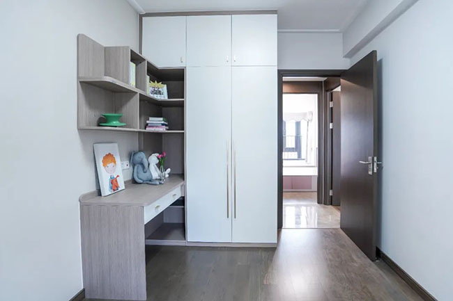 95㎡三居，巧用實(shí)用搭配，客房改書(shū)房，體驗(yàn)輕奢小生活。